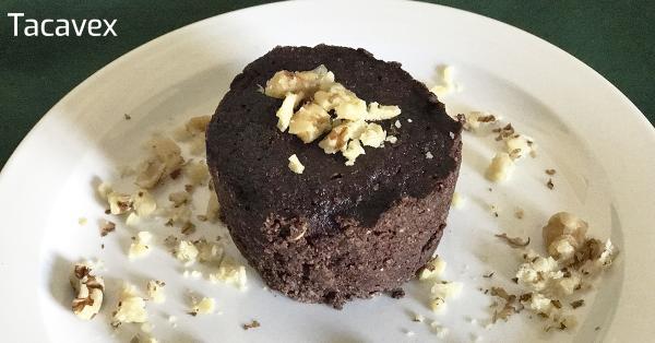 Mug cake/bizcocho de chocolate sano: hecho en taza y con un microondas